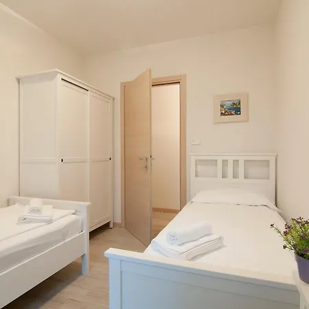 Kiara Torri Del Benaco