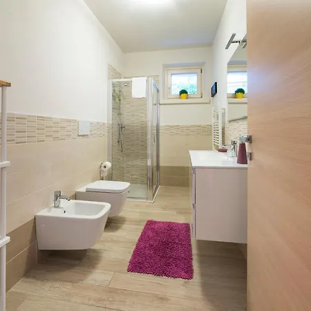 Kiara トッリ・デル・ベーナコ