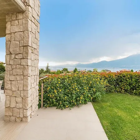 Kiara アパート トッリ・デル・ベーナコ