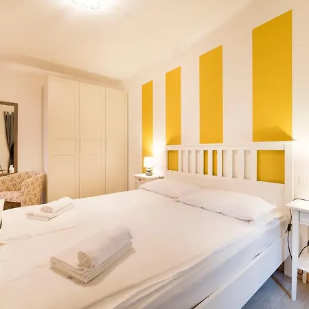 Kiara Apartament Torri Del Benaco