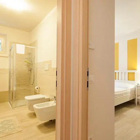 Kiara Torri Del Benaco