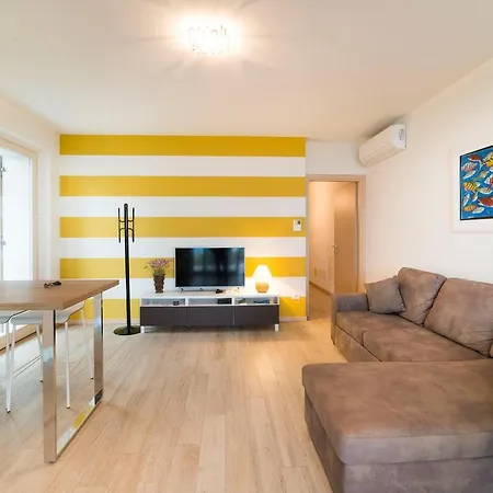 Kiara アパート トッリ・デル・ベーナコ