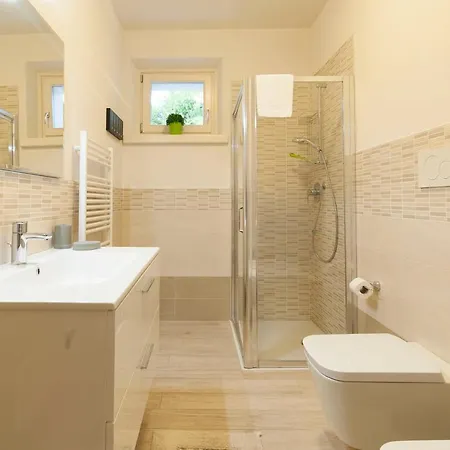 Kiara トッリ・デル・ベーナコ