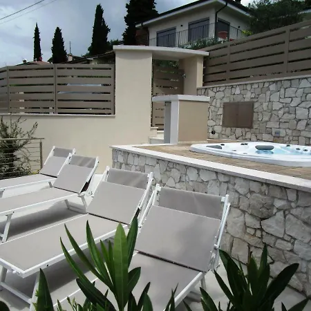 Kiara * Torri Del Benaco