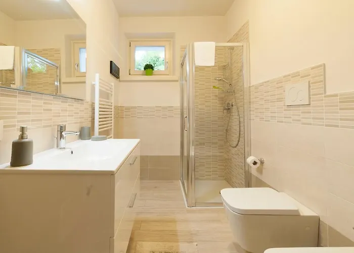 Kiara Torri Del Benaco