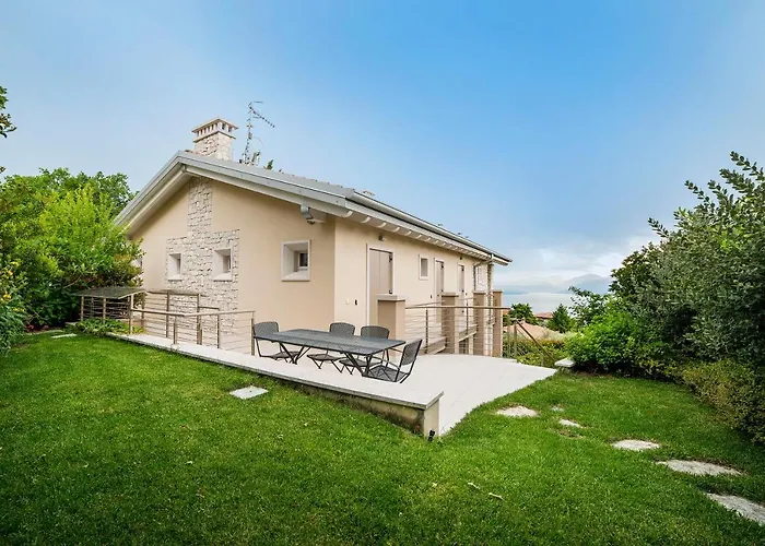 Kiara アパート トッリ・デル・ベーナコ