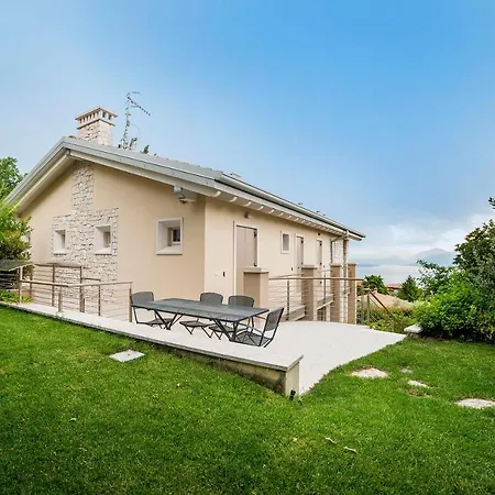 Kiara Apartament Torri Del Benaco